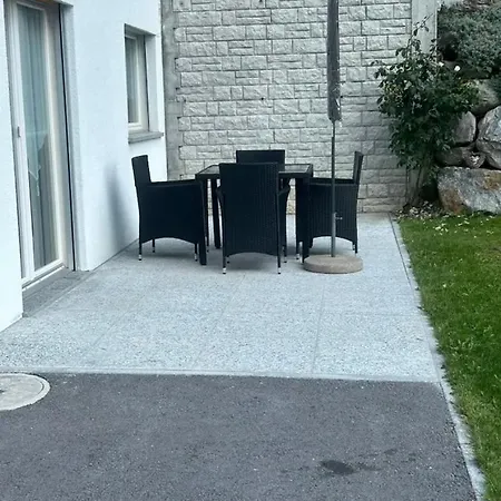 Gemuetliche Wohnung Mit Bergblick Herbriggen Exterior photo